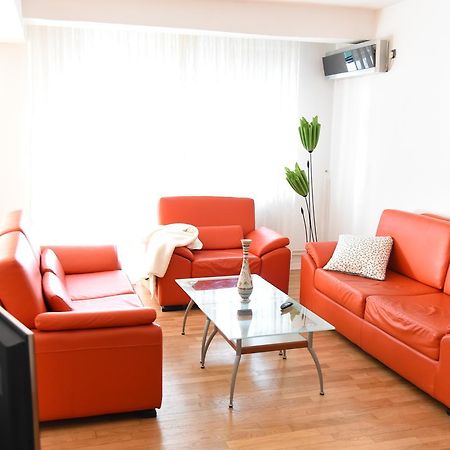 3 Bedroom Home With Parking Garage In The Heart Of Скопие Екстериор снимка