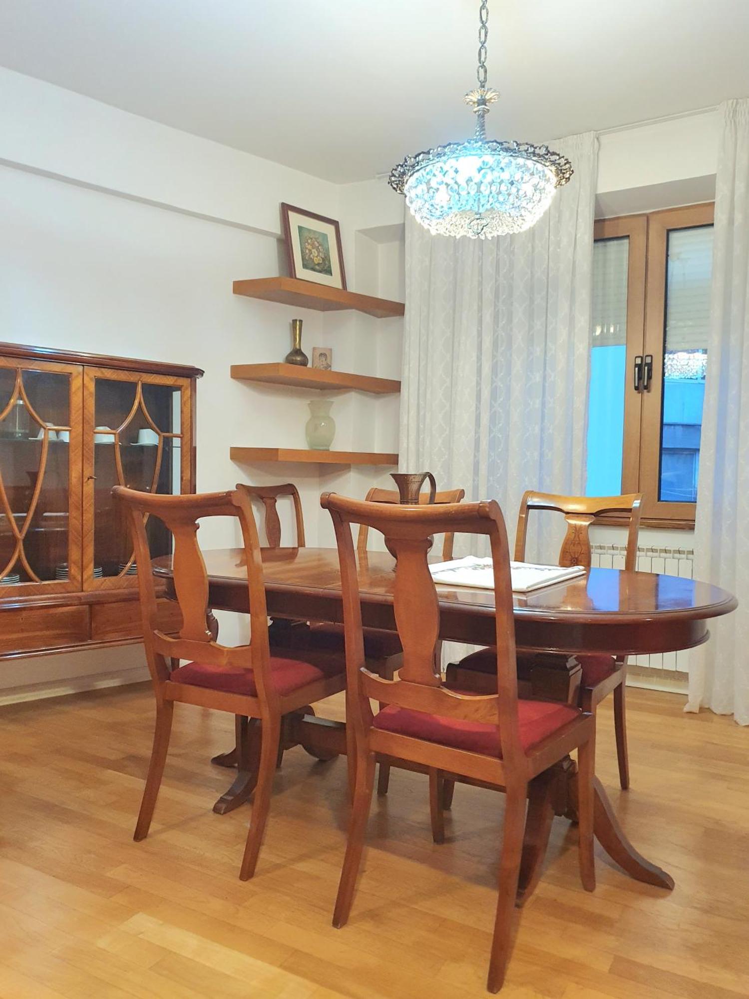 3 Bedroom Home With Parking Garage In The Heart Of Скопие Екстериор снимка