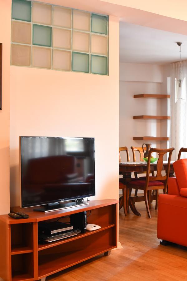 3 Bedroom Home With Parking Garage In The Heart Of Скопие Екстериор снимка