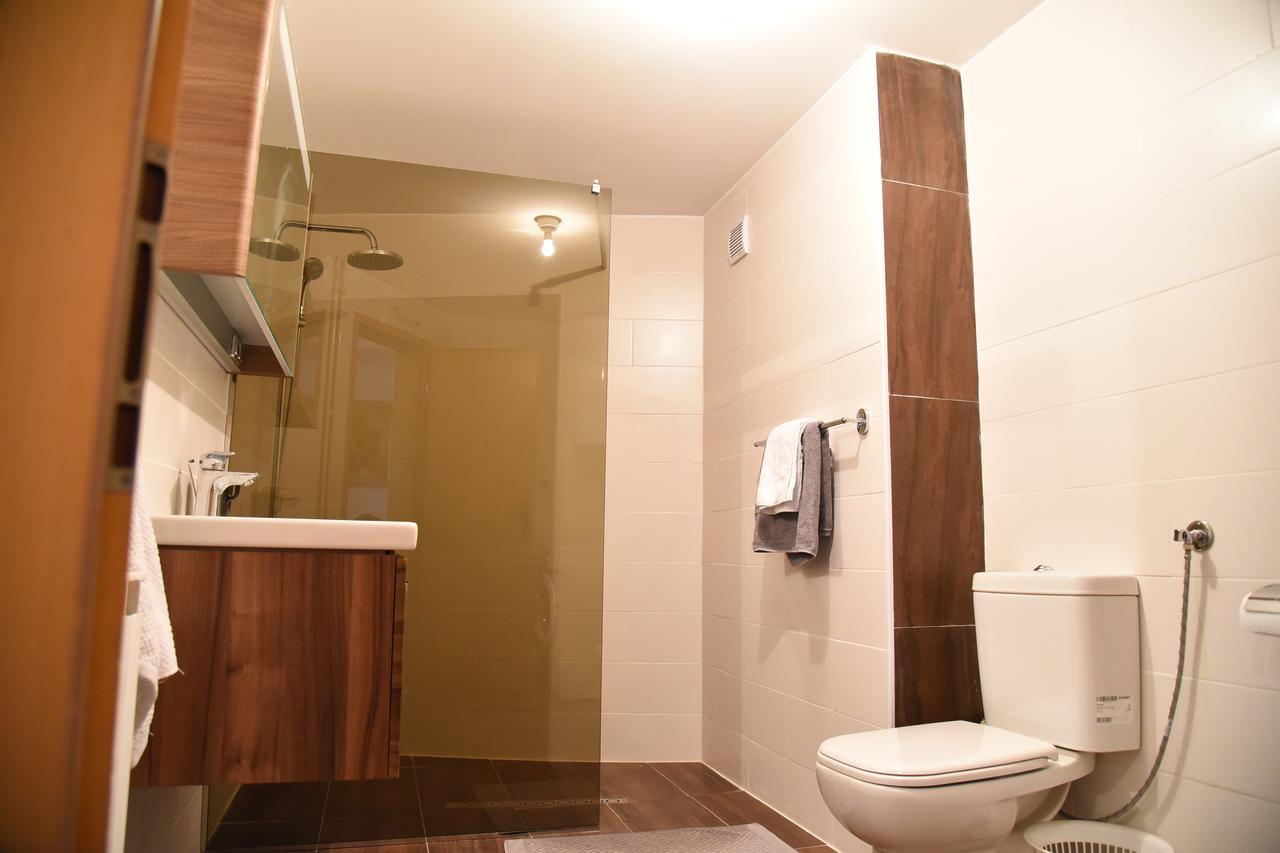 3 Bedroom Home With Parking Garage In The Heart Of Скопие Екстериор снимка