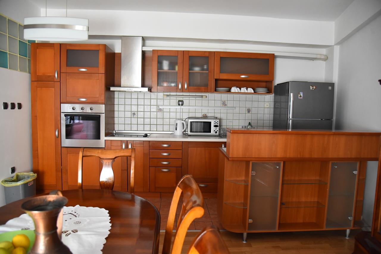 3 Bedroom Home With Parking Garage In The Heart Of Скопие Екстериор снимка