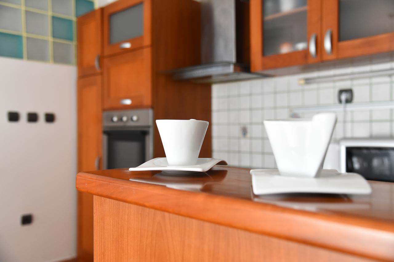 3 Bedroom Home With Parking Garage In The Heart Of Скопие Екстериор снимка