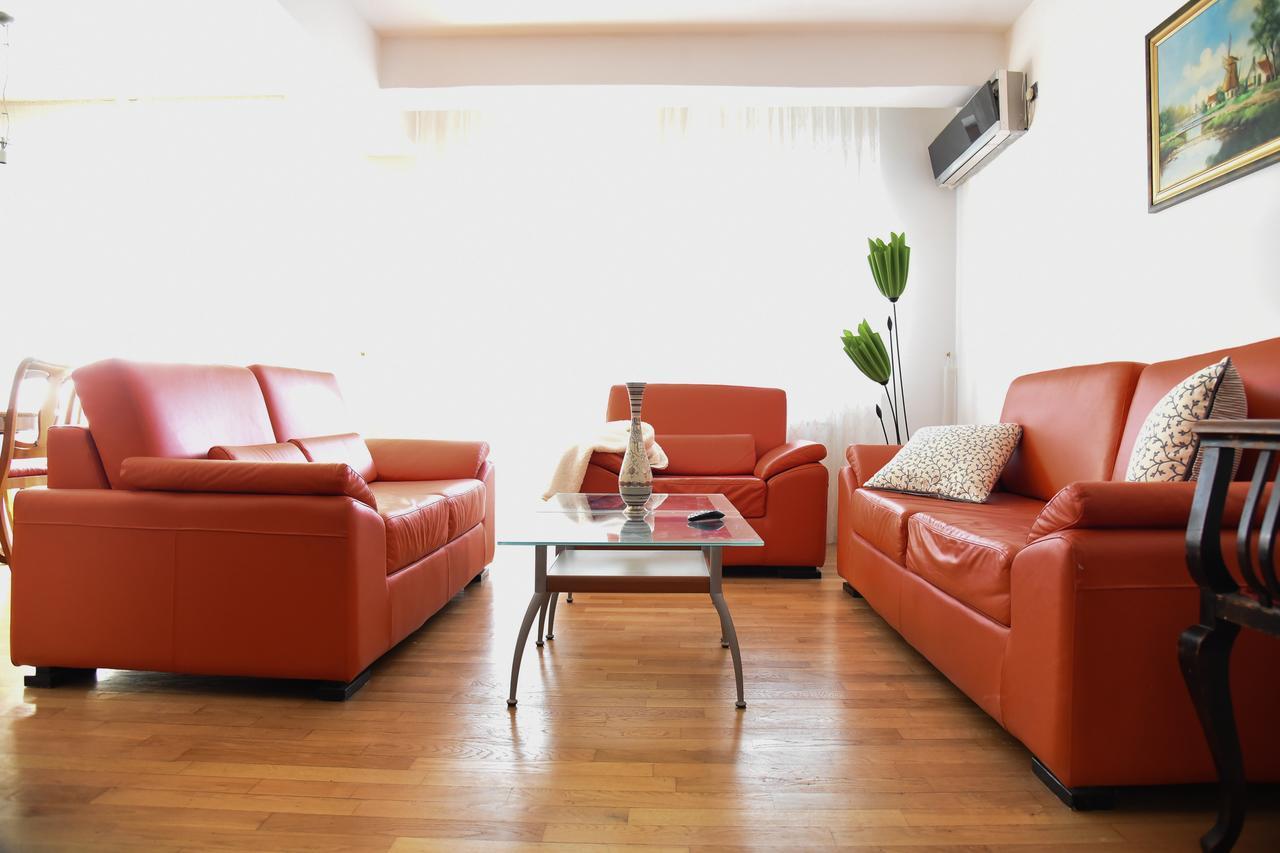3 Bedroom Home With Parking Garage In The Heart Of Скопие Екстериор снимка